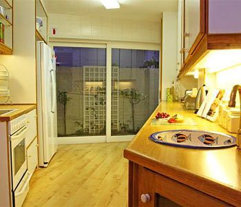 Bayhouse Apartment Книсна Екстериор снимка